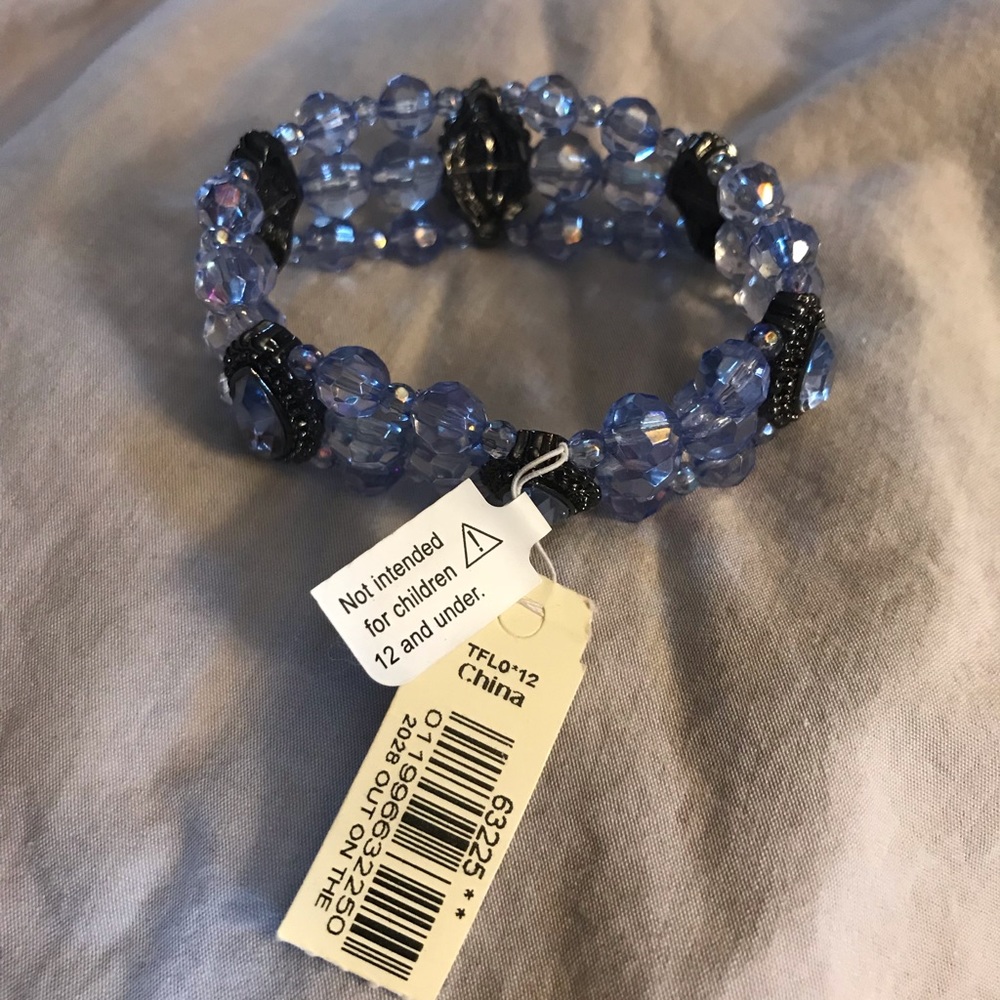 NWT 2028 Stretch Bracelet
